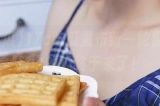 17c吃瓜发布新一轮黑料，期待中的瓜终于来了！