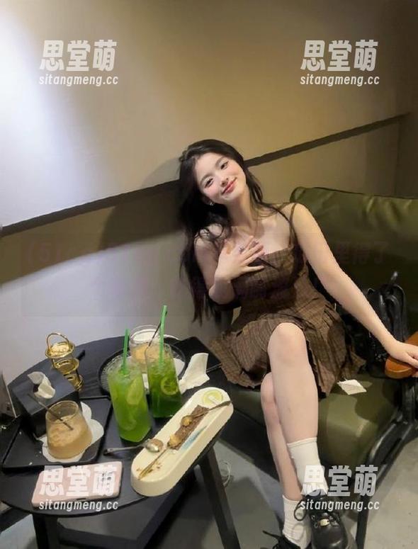 51cg.com苹果版：瓜田里得了个苹果，吃得我满嘴流汁！