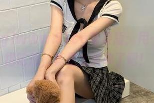 www.51cg苹果版：用一根手指吃瓜，真是太简单了吧！