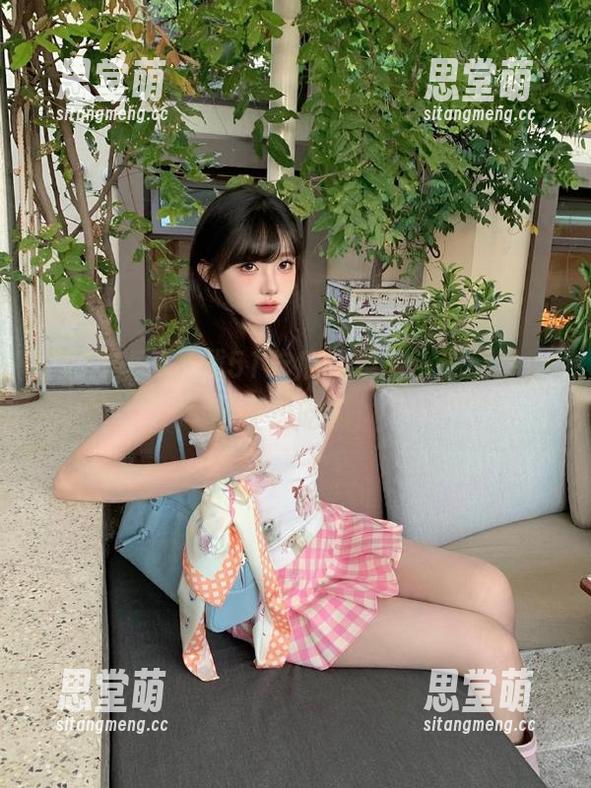 下载51吃瓜，观看小道消息，顺便边吃瓜！