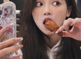 哈哈，51吃瓜更新又来黑料猛料，让我们一起继续这个“八卦马拉松”！