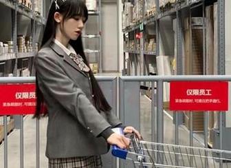 51吃瓜群众在线，八卦话题轮番上演，快来和我一起狂欢！