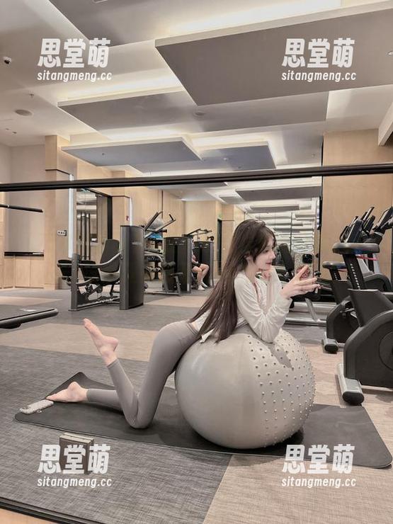 当我在718娱乐圈分享八卦时，谁能理解我那份内心的小激动？