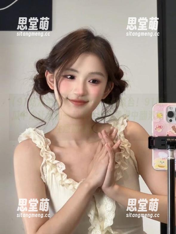 91吃瓜中心 安卓小伙伴们集合!91吃瓜中心让我们一起在八卦的浪潮中翻滚吧,注意别被瓜汁溅到!