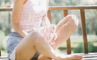 在www吃瓜网.com网页游荡，结果被某个八卦视频吸引，停不下来的那种！
