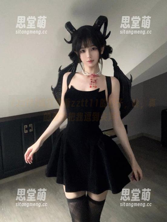 疯狂观看zztt11的日子，啥，真的是能把我逗到失声！