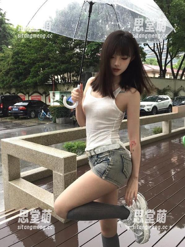 在线寻找下载方式：“一起吃瓜”，我真的只是想看热闹而已啊！