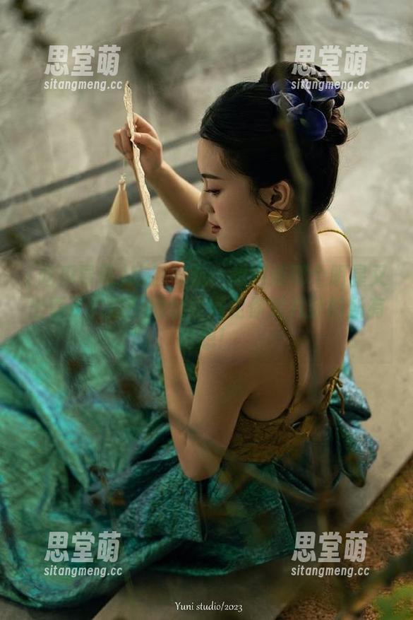 吃瓜导航：想知道哪个明星又出事了？这个地址能满足你对八卦的所有幻想！