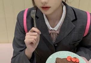 链接：网曝黑料真是花样百出，看着都成了一种精神运动了