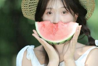 “zzzttt.黑料不打烊”最新更新，首页连连看，看得我都开始怀疑人生了。