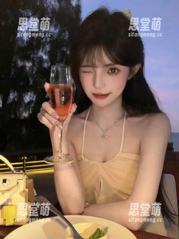 观看黑料专区，似乎每个爆料都是一剂镇静剂，哈哈！