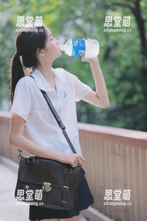 黑料吃瓜网页 苹果版黑料吃瓜网页:一键登录,瓜吃到停不下来~